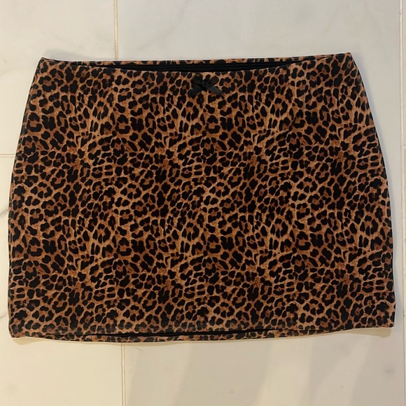 Edikted cheetah print skirt! - Picture 1 of 3